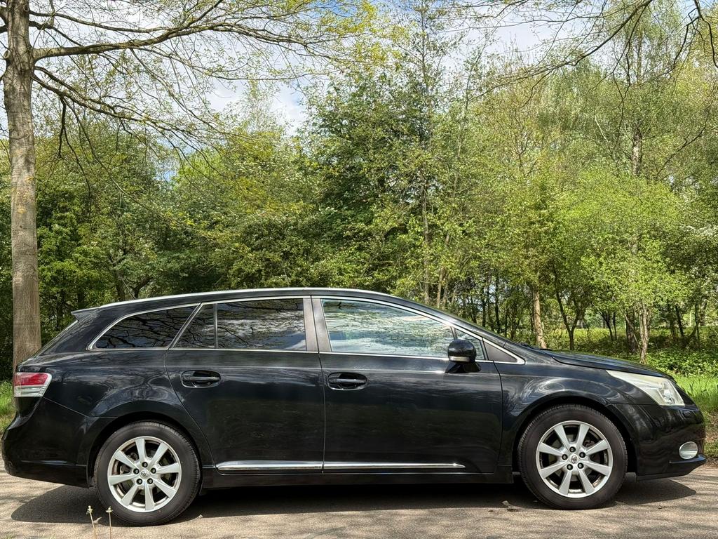 Toyota Avensis 2.0 16V Vvt-i Wagon CVT VASTE PRIJS, Auto's, Toyota, Zwart, 4 cilinders, Zwart, 152 pk