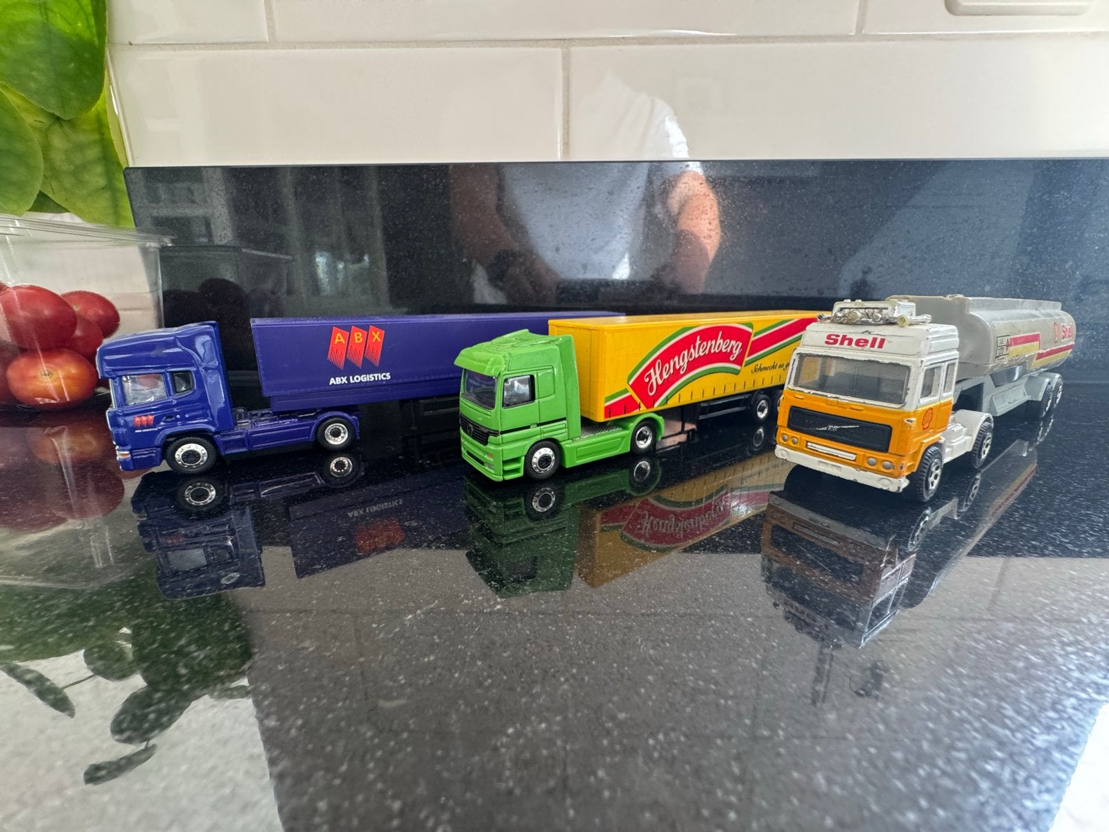 Set van 3 modelvrachtwagens: Volvo, Scania, Mercedes, Overige merken, Gebruikt, 1:50 of kleiner, Ophalen of Verzenden