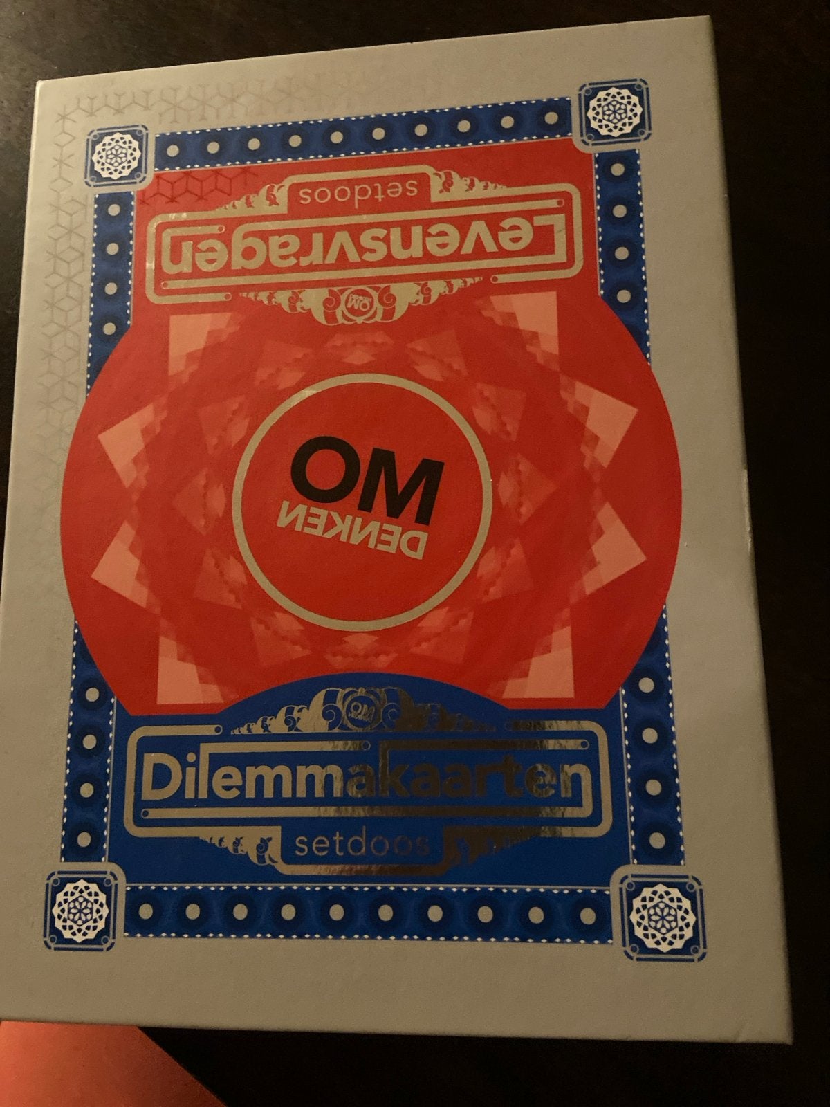 OM Denken Levensvragen & Dilemmakaarten Setdoos zgan, Een of twee spelers, Ophalen, Zo goed als nieuw