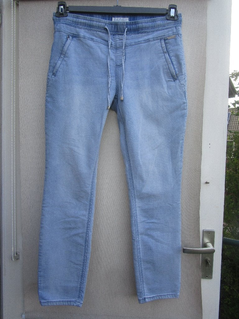 Spijkerbroek RED BUTTON mt 40  lichtblauw, Blauw, Nieuw, Ophalen of Verzenden, W30 - W32 (confectie 38/40)