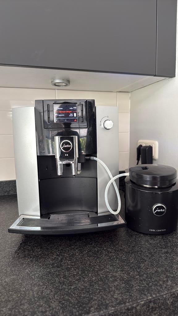 Jura volautomatische espressomachine E6, Ophalen of Verzenden, Gebruikt