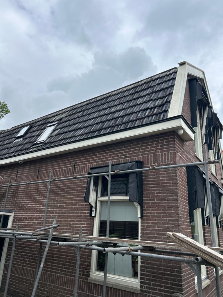 Gebruikte mulden dakpannen, zwart. 1000 stuks, Doe-het-zelf en Verbouw, Dakpannen en Dakbedekking, Gebruikt, Steen of Klei, Zwart