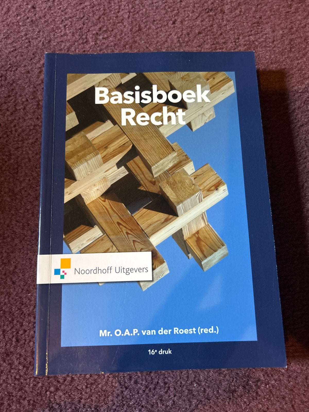 Basisboek Recht - Mr. O.A.P. van der Roest (16e druk), Ophalen of Verzenden, Gamma, Gelezen, HBO