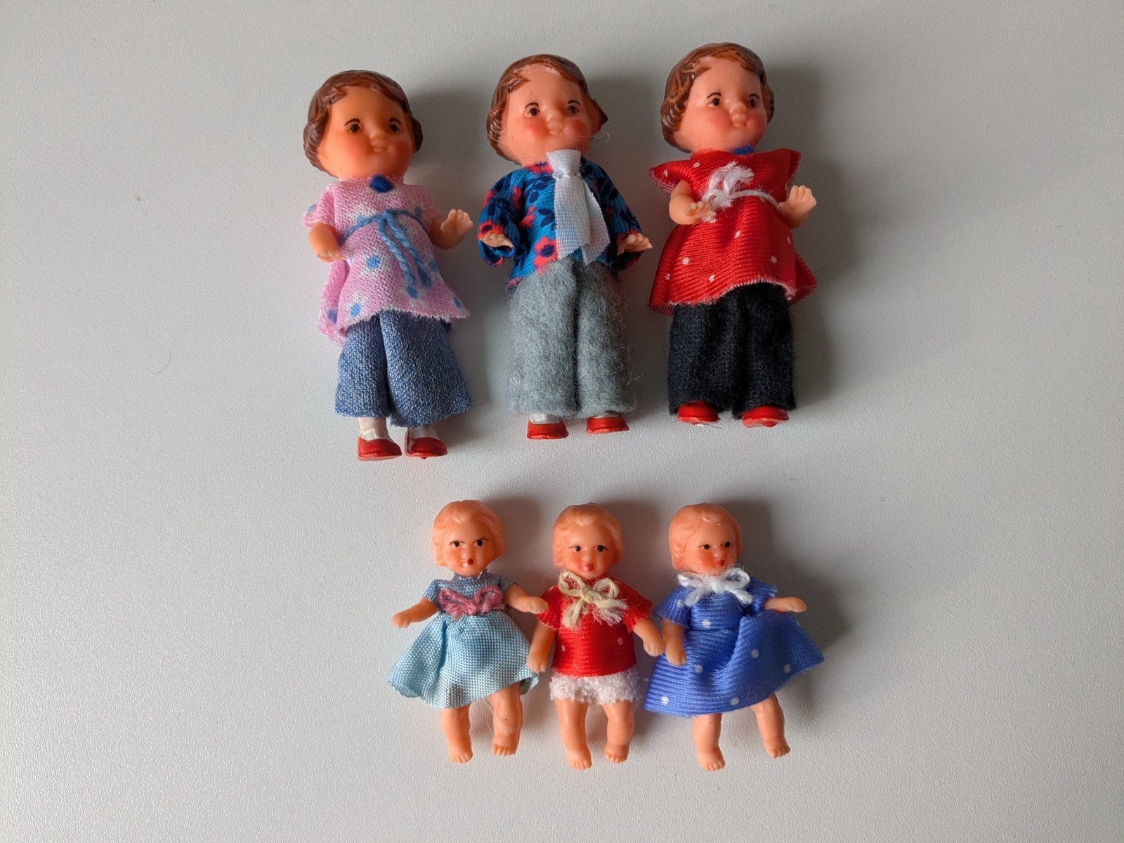 Aria rubberen poppenhuis popjes, groot € 4.50, klein € 3,50, Verzamelen, Poppenhuizen en Toebehoren, Ophalen of Verzenden, Zo goed als nieuw