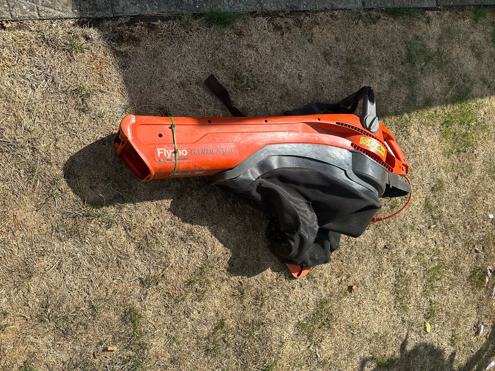 Flymo GardenVac 1500 bladblazer/bladzuiger, Ophalen, Gebruikt, Handgedragen, Met opvangzak