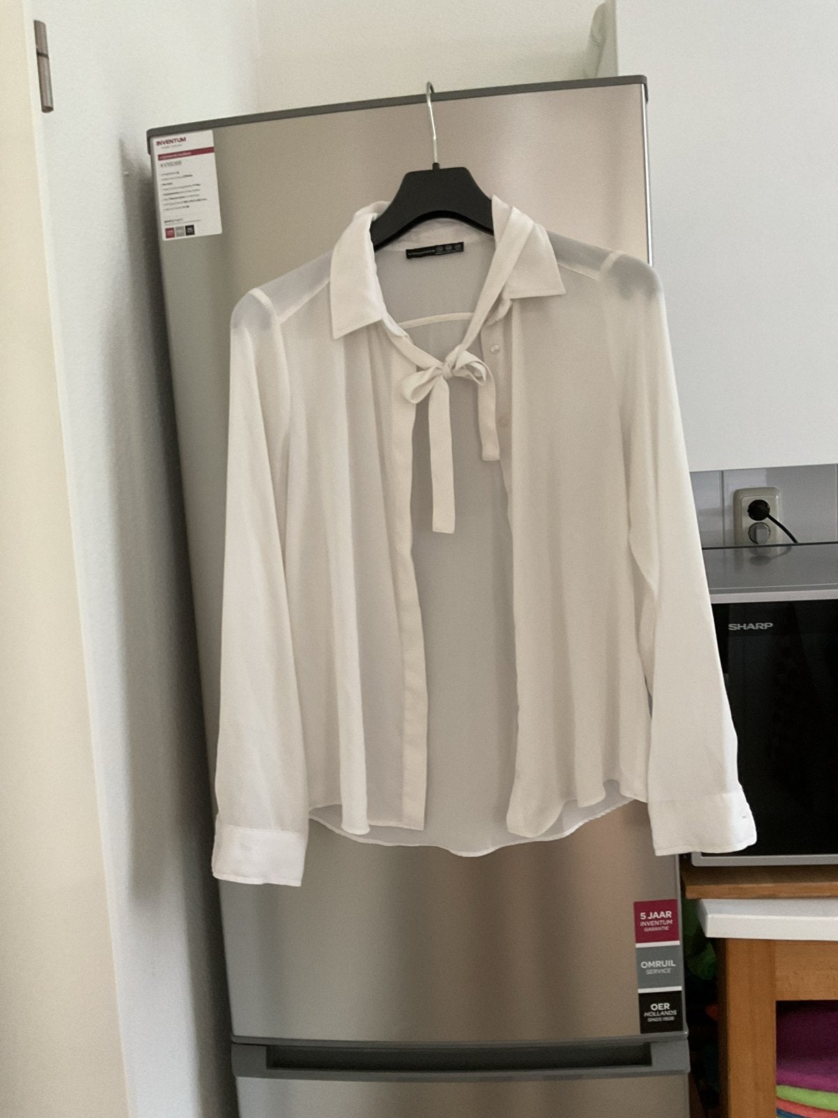 Witte blouse met strikdetail - Atmosphere, Kleding | Dames, Blouses en Tunieken, Ophalen of Verzenden, Gedragen, Maat 38/40 (M)