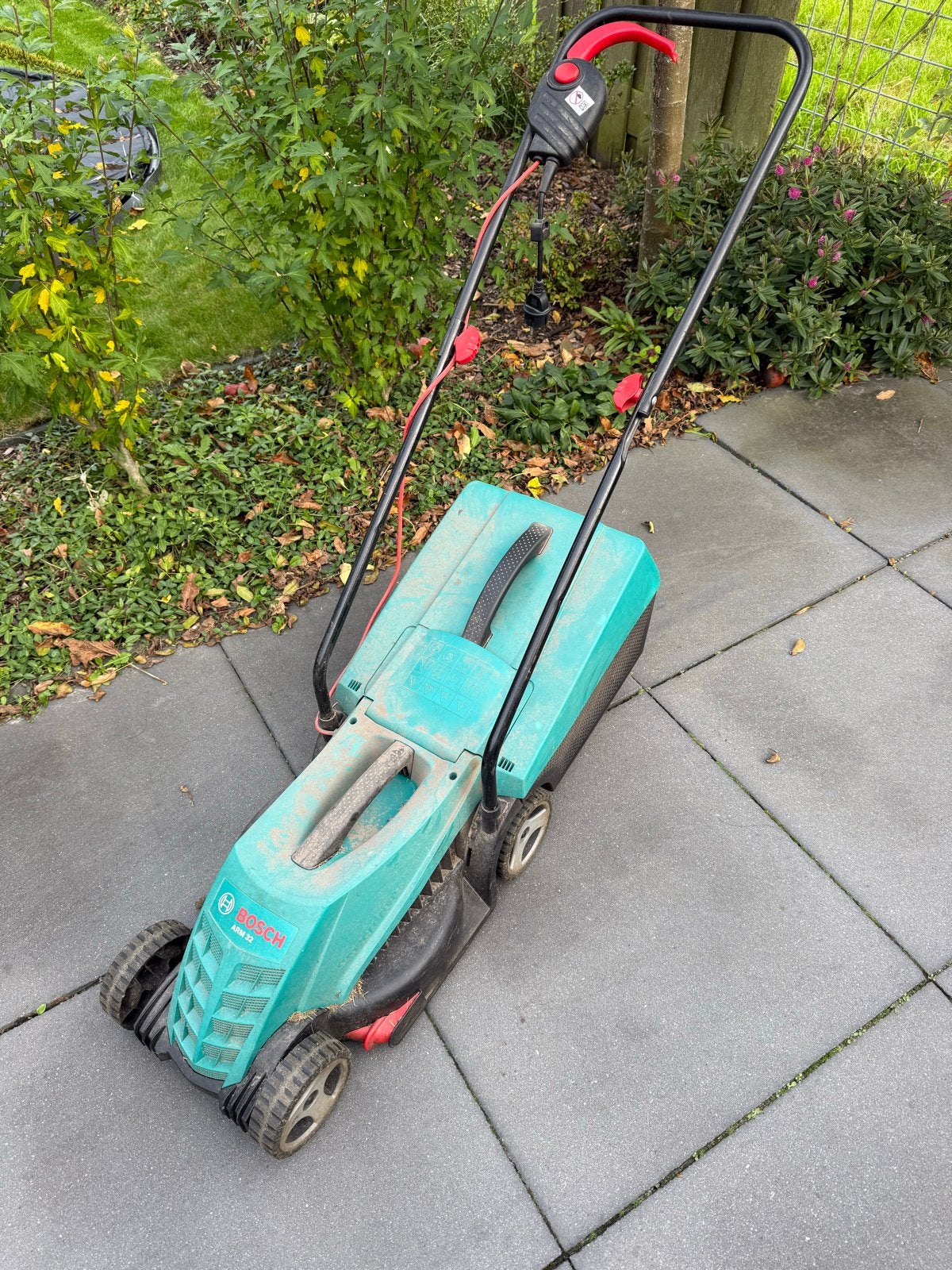 Bosch ARM 32 elektrische grasmaaier, Tuin en Terras, Ophalen, Cirkelmaaier, Gebruikt, Elektrische grasmaaier