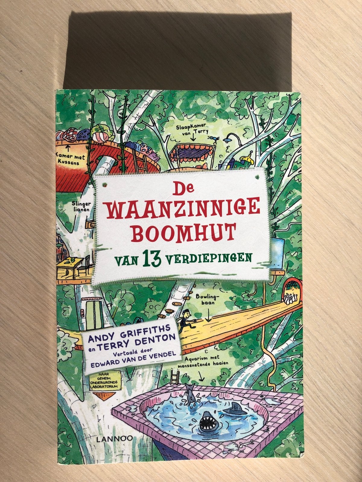De Waanzinnige Boomhut van 13 Verdiepingen - Andy Griffiths, Ophalen of Verzenden, Zo goed als nieuw, Fictie algemeen