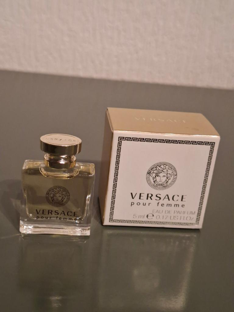 VERSACE Miniaturen  verschillende., Verzamelen, Parfumverzamelingen, Ophalen of Verzenden, Zo goed als nieuw, Miniatuur