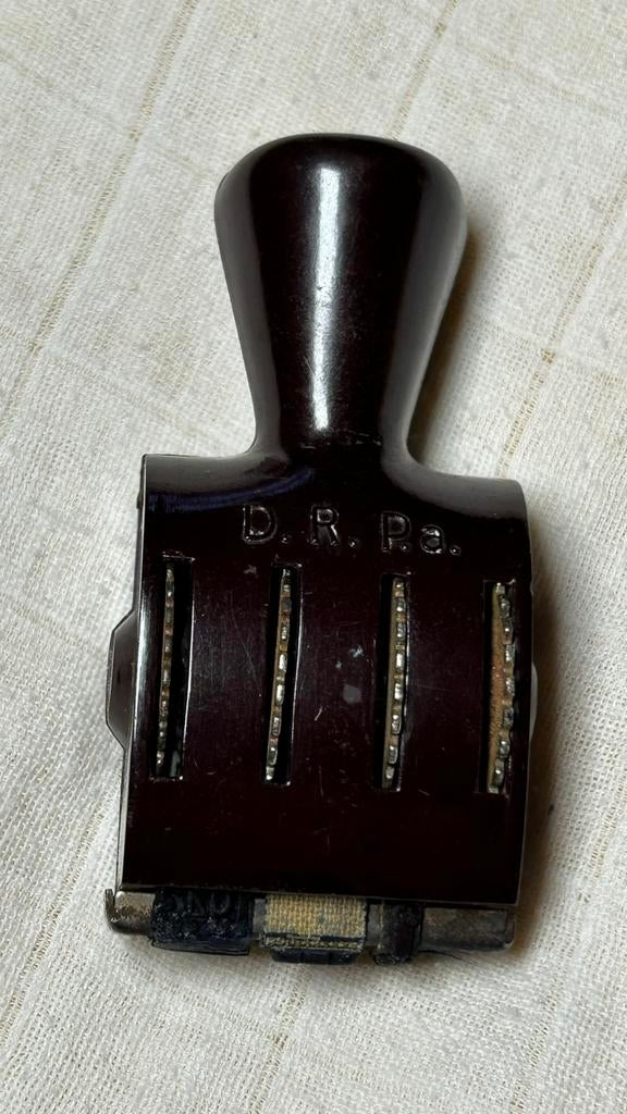 Vintage bakeliet stempel, alleen decoratie, Ophalen of Verzenden