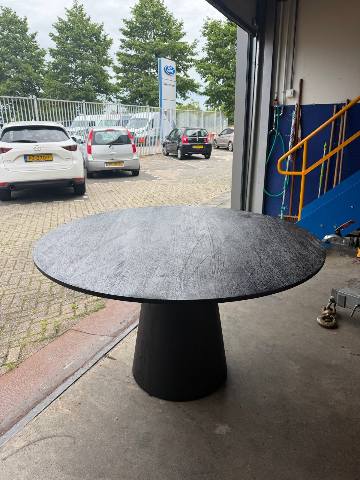 Moderne Aron ronde eettafel 130- Zwart eikenhout, Huis en Inrichting, Tafels | Eettafels, Ophalen, Gebruikt, Vijf personen of meer