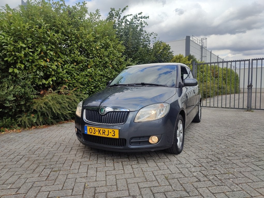 Skoda Fabia 1.4-16V clima Nw Distrbutieriem (bj 2010), Auto's, Voorwielaandrijving, Dealer onderhouden, 4 cilinders, Origineel Nederlands