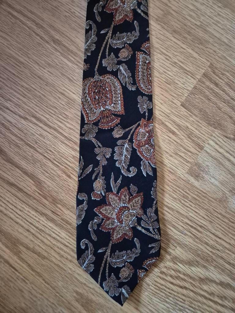Zwart/bruin gebloemde zijde Van Gils stropdas ***zgan***, Kleding | Heren, Stropdassen, Bruin, Zo goed als nieuw, Met patroon
