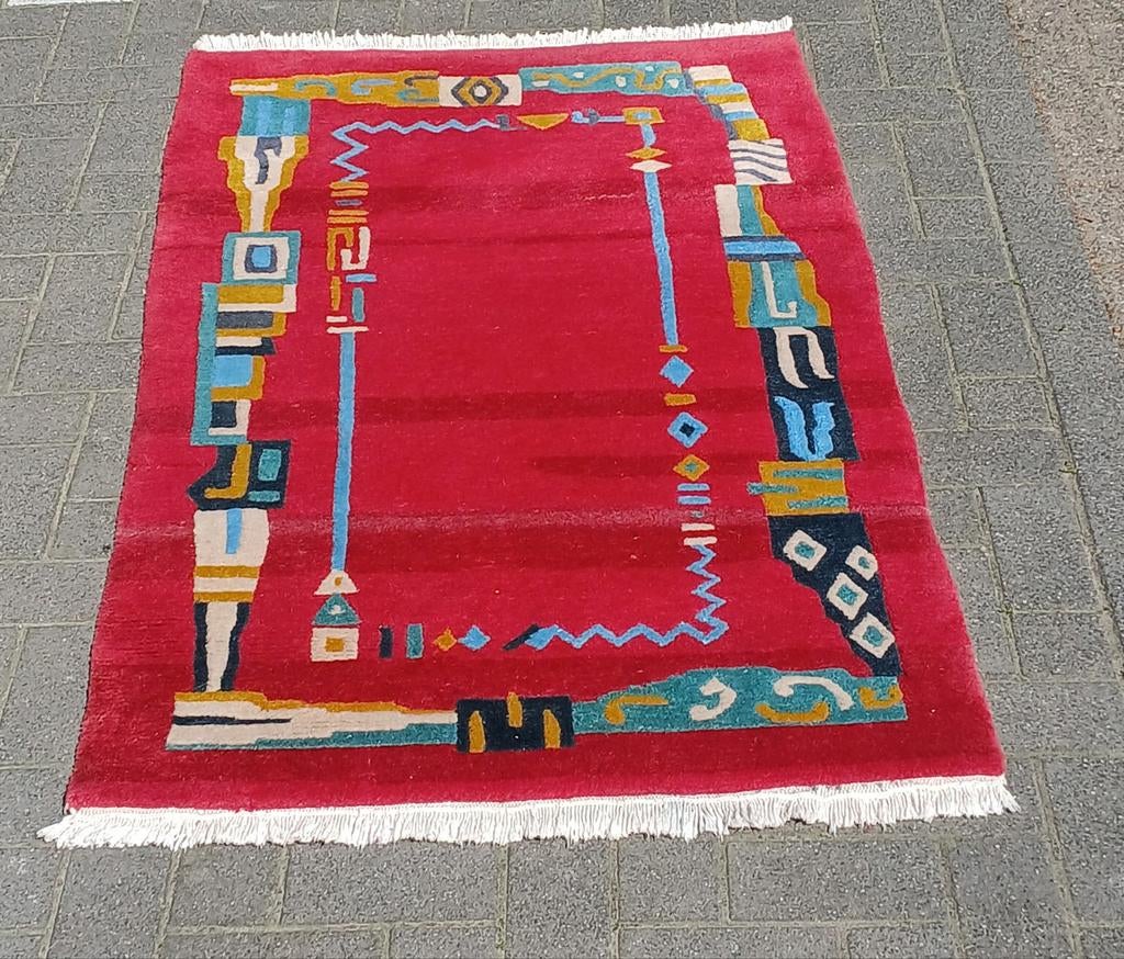 Modern design Nepal tapijt - Rood met kleurrijke patronen, Modern, Nepal, Etnisch, 200 cm of meer, Ophalen of Verzenden, Zo goed als nieuw