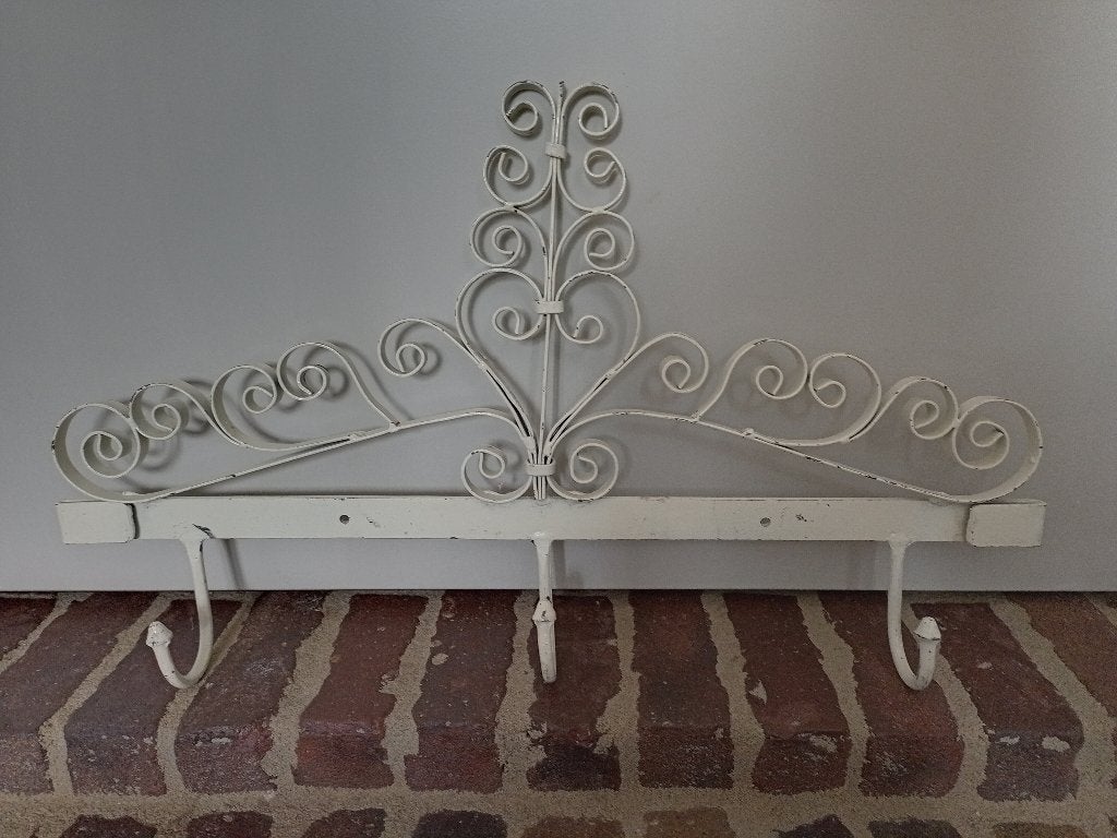 brocante metalen wand kapstok creme sierlijk, Wandkapstok, Gebruikt, Ophalen of Verzenden, Minder dan 100 cm