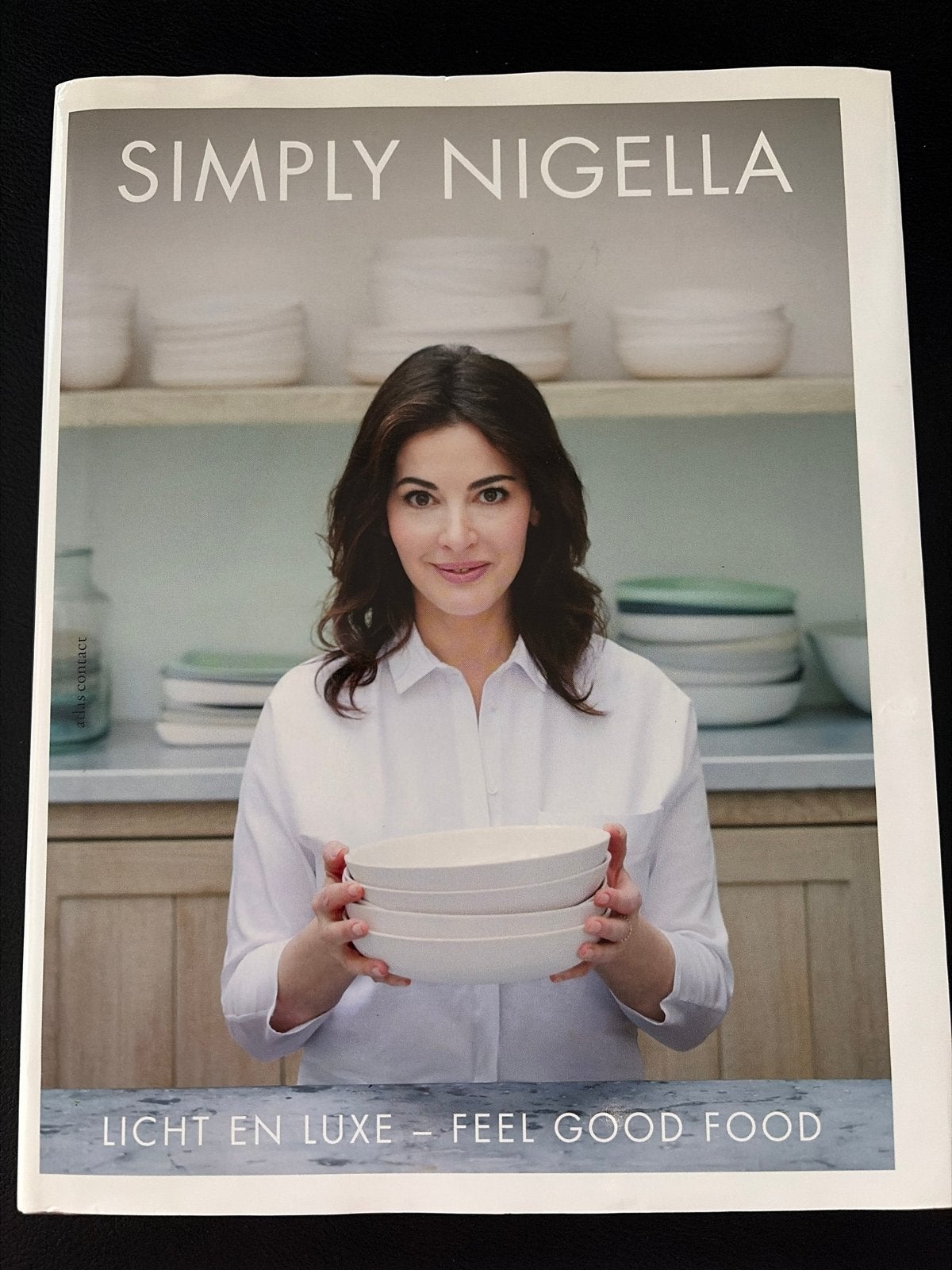 Simply Nigella: Licht en Luxe - Feel Good Food Kookboek, Boeken, Hoofdgerechten, Ophalen of Verzenden, Zo goed als nieuw, Gezond koken