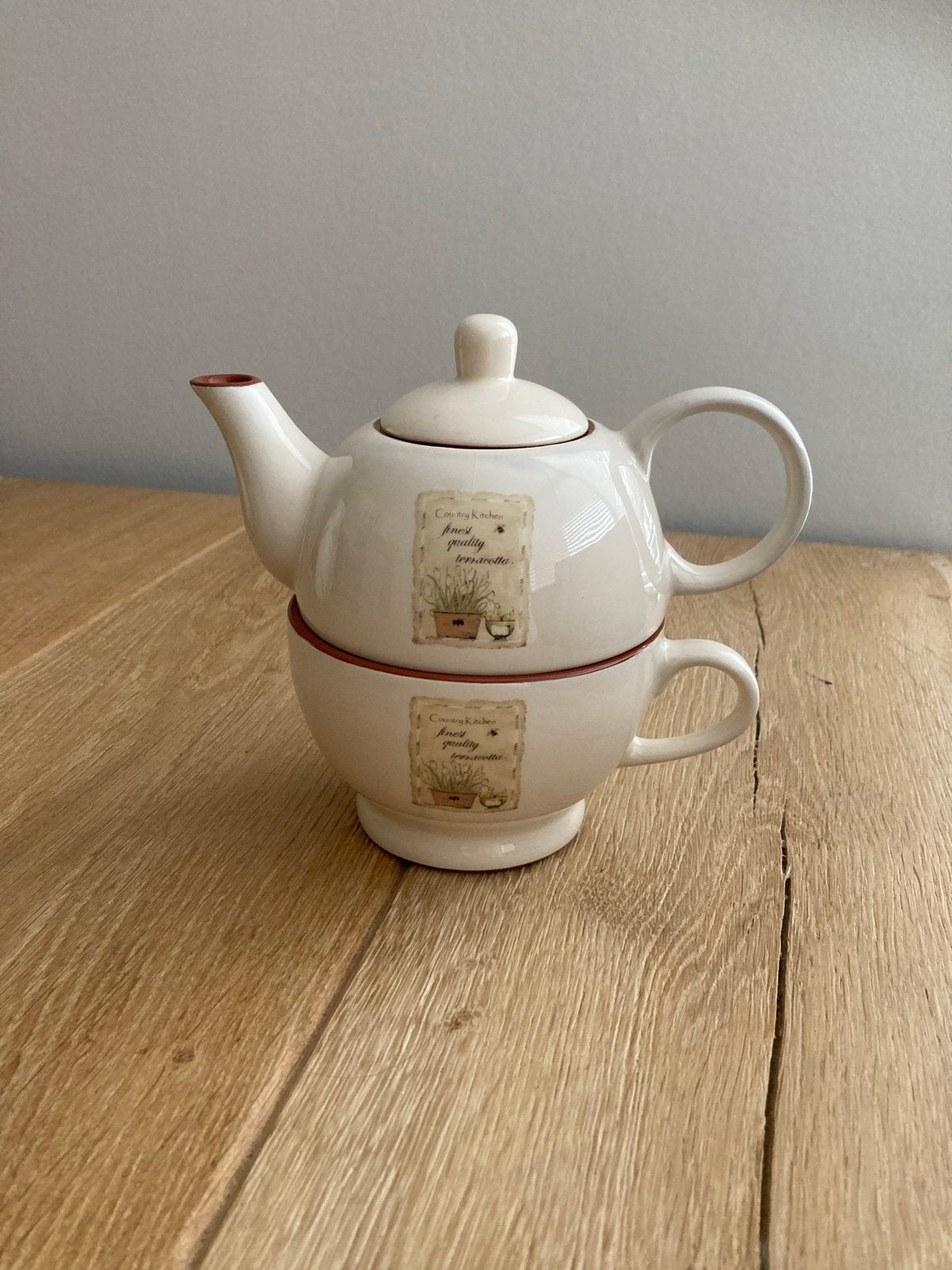 Schattig landelijk tea for one setje, Gebruikt, Keramiek, Ophalen of Verzenden, Overige stijlen