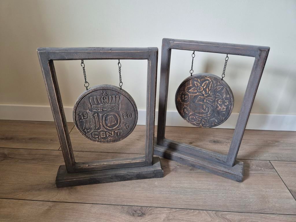 Houten raamhangers, Ophalen