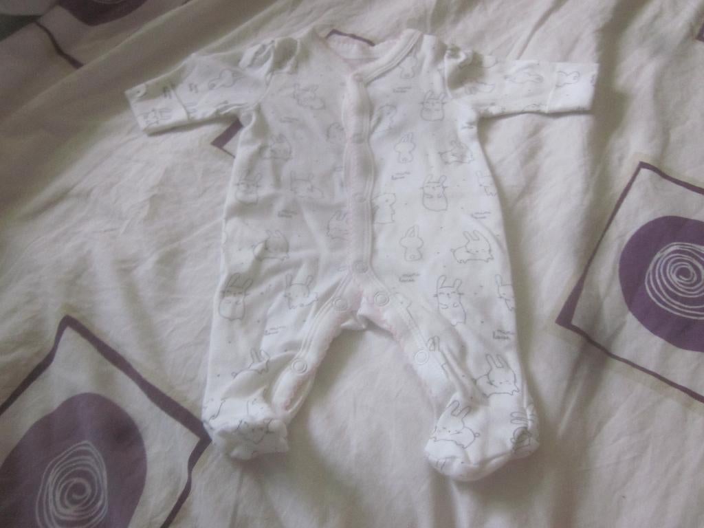 Nw wit/antraciet/roze prematuur pakje met konijntjes C&A 46, Kinderen en Baby's, Babykleding | Prematuur, C&A, Meisje, Nieuw, Ophalen of Verzenden