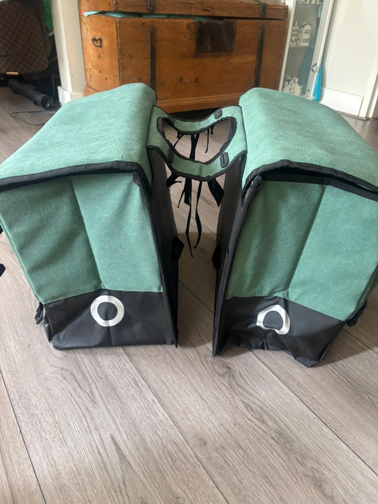 Nieuwe Willex fietstassen (met anti-wiel beugel twv €10), Fietsen en Brommers, Fietsaccessoires | Fietstassen, Ophalen of Verzenden