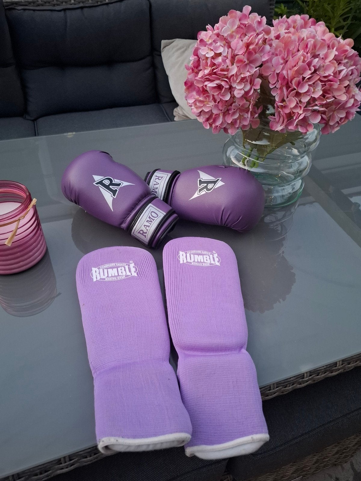 Kinder Boksset: Handschoenen & Scheenbeschermers (6-12 jr), Ophalen of Verzenden, Gebruikt, Bokshandschoenen