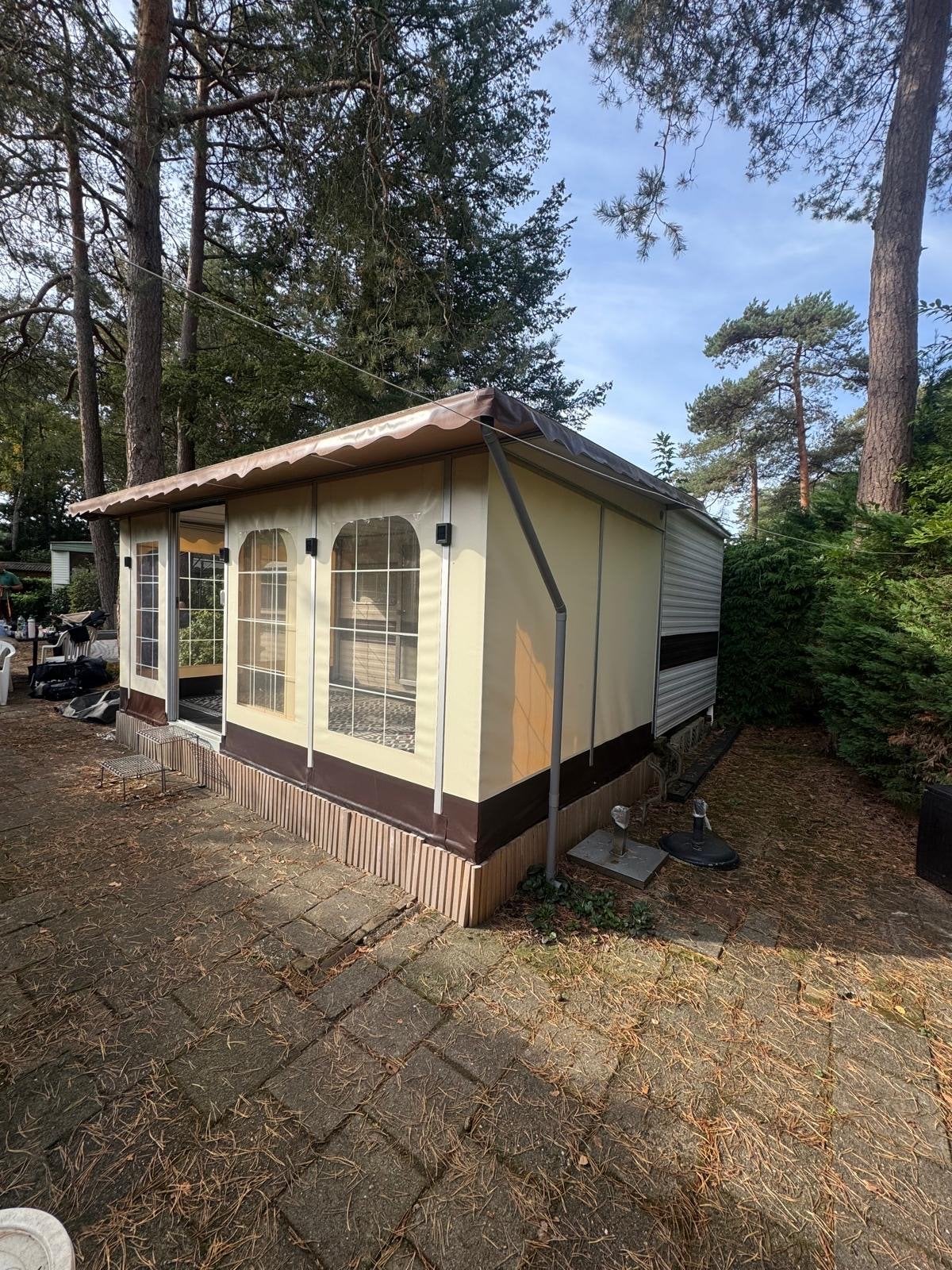 Wintervaste voortent met vlonder voor stacaravan, Ophalen, Gebruikt