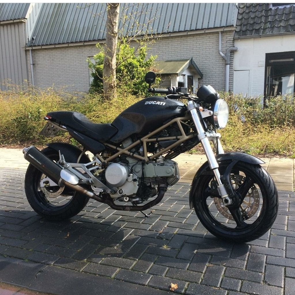 Ducati Monster 600 - Matzwart met bronzen frame, 2 cilinders, Sportuitlaat, Gebruikt, Particulier