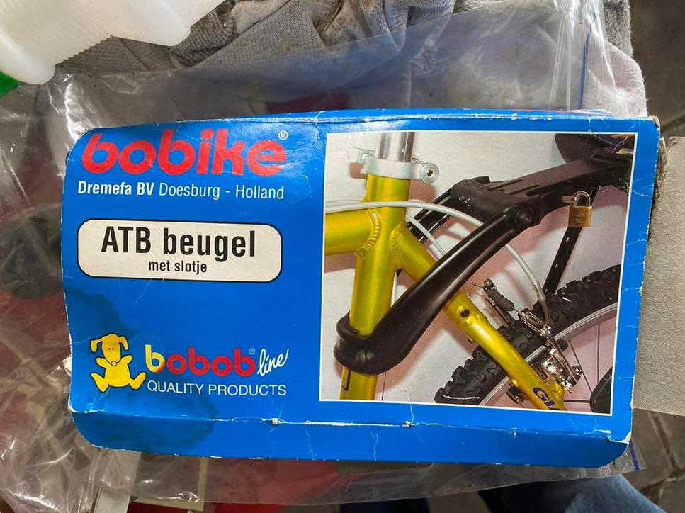 Bobike ATB beugel met slotje, Computers en Software, Printerbenodigdheden, Zo goed als nieuw, Ophalen