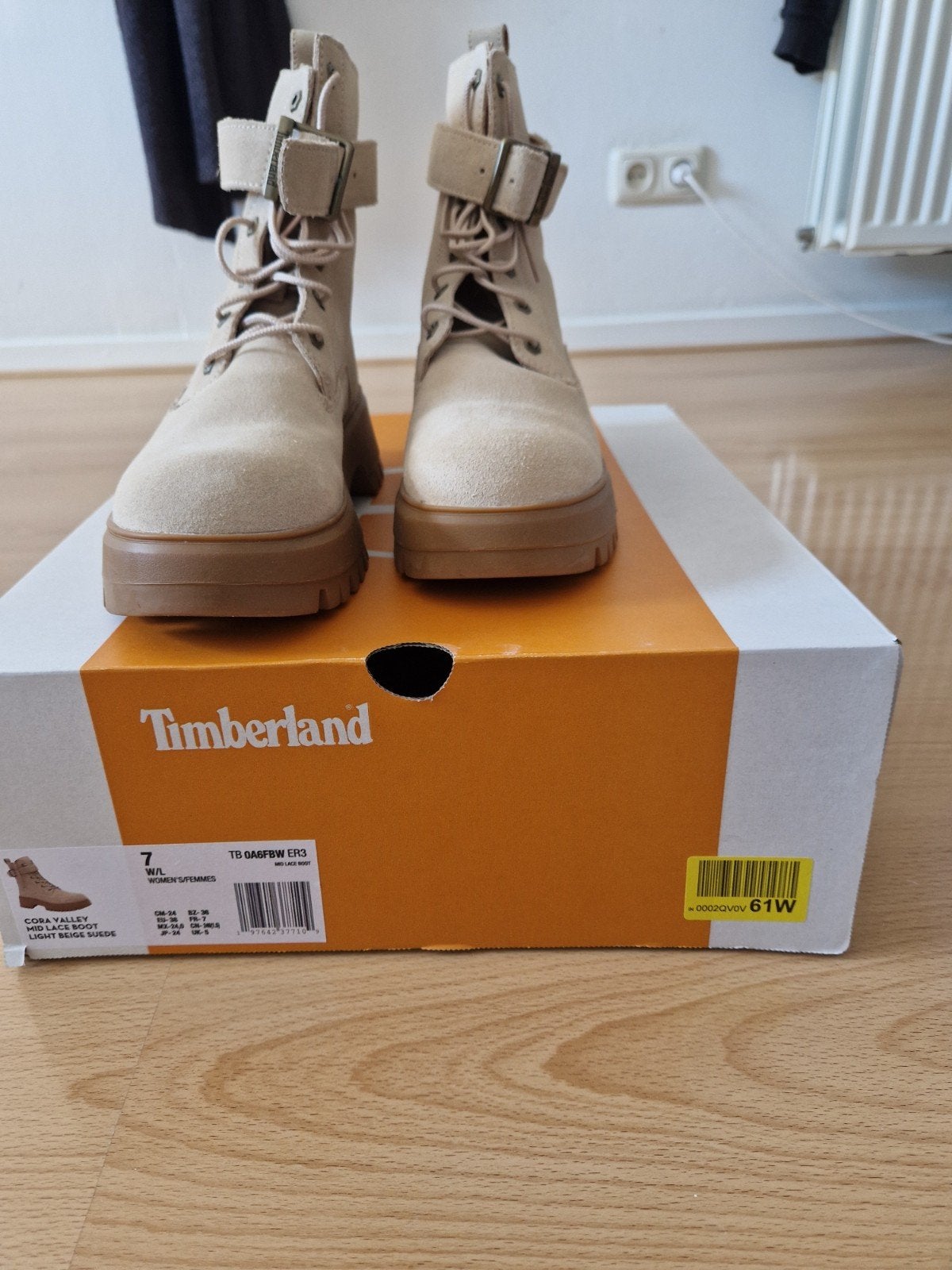 Timberland Cora Valley Boots 38, Kleding | Dames, Beige, Lage of Enkellaarzen, Nieuw, Ophalen of Verzenden