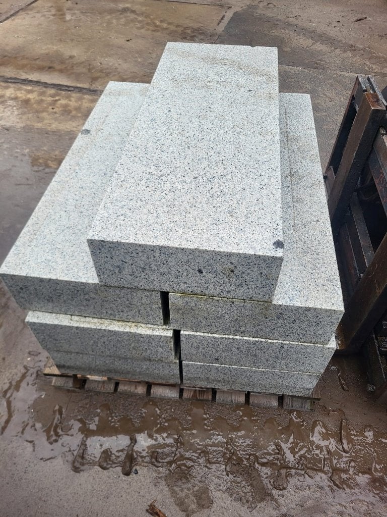 15st z,g,a,n, natuursteen graniet wit/grijs traptrede 100x40, Ophalen, Biels, Zo goed als nieuw, Natuursteen