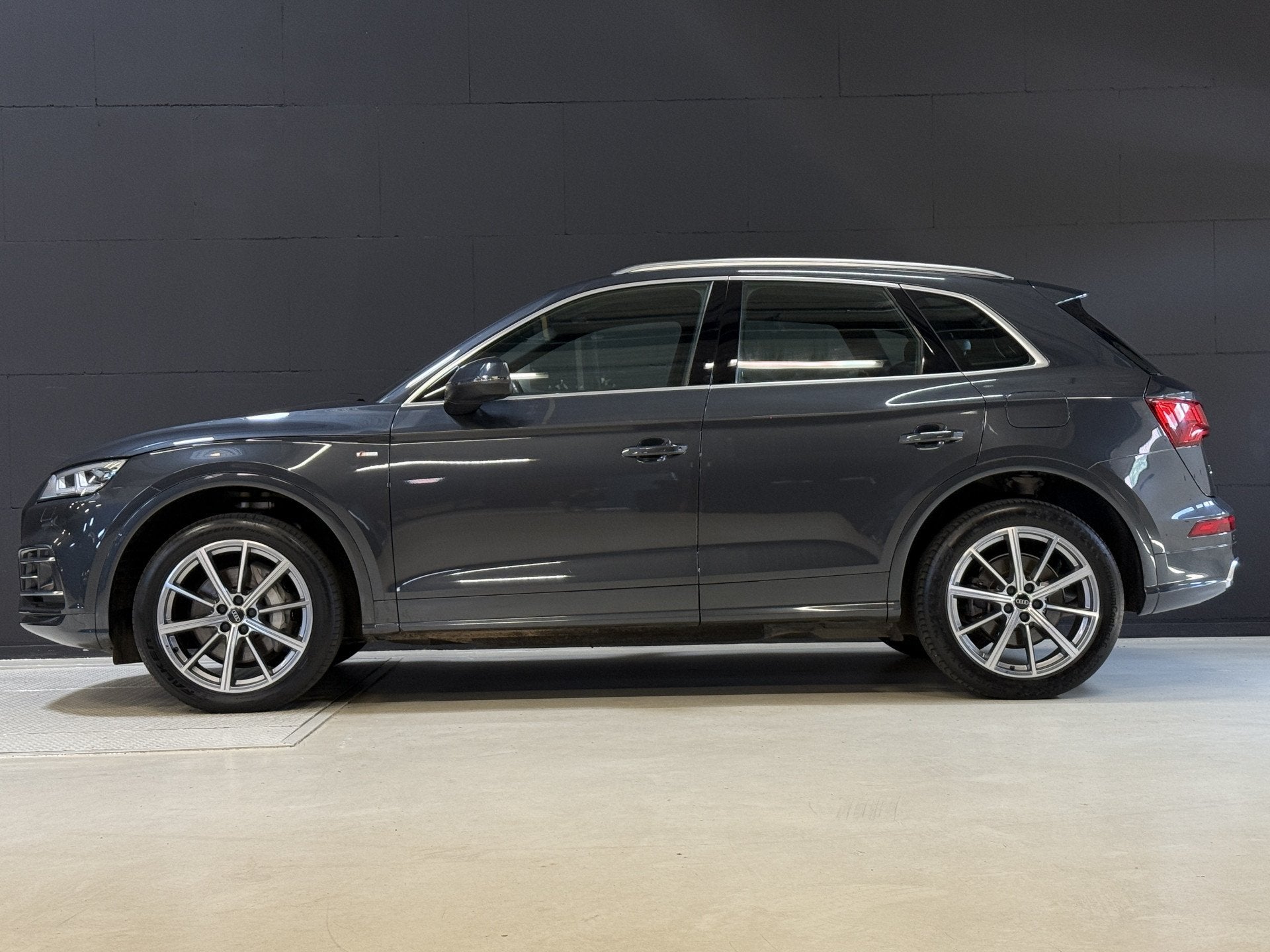 Audi Q5 55 TFSI e quattro Competition 2x S-Line | Apple Carp, Automaat, 4 cilinders, Leder en Stof, Plug-in hybride