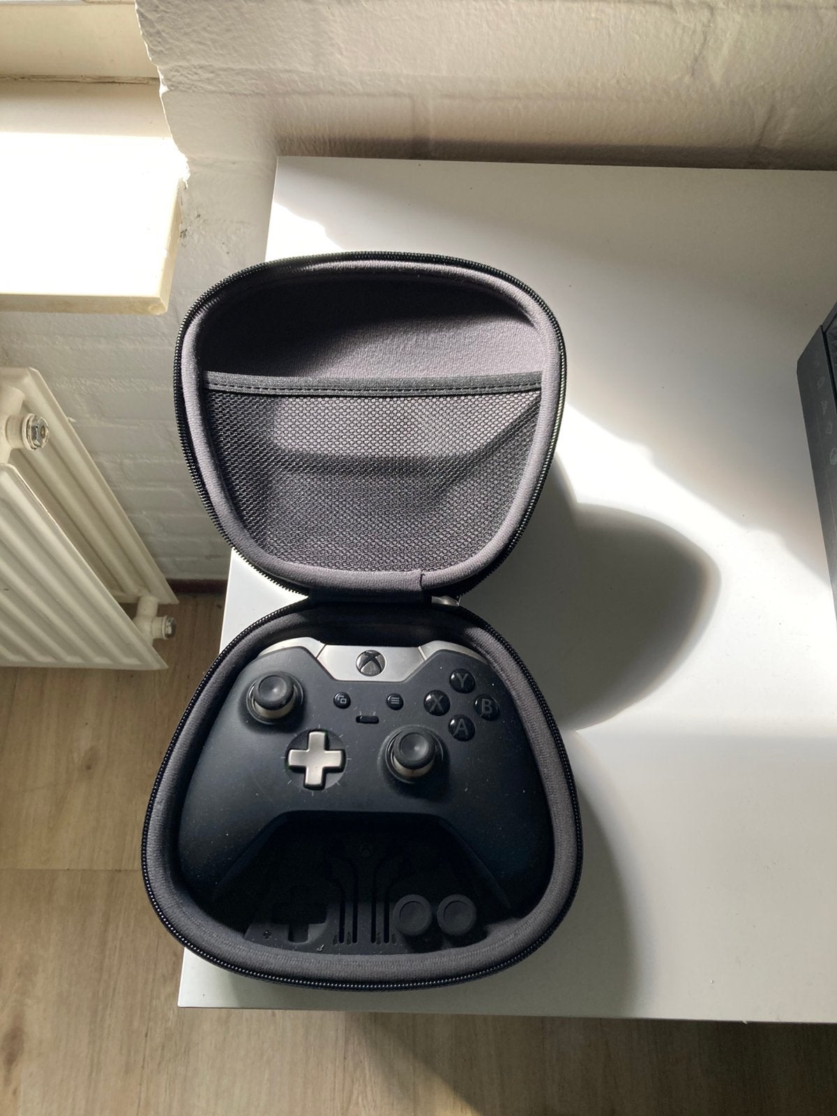 xbox one elite controller, Spelcomputers en Games, Spelcomputers | Xbox | Accessoires, Ophalen of Verzenden, Zo goed als nieuw