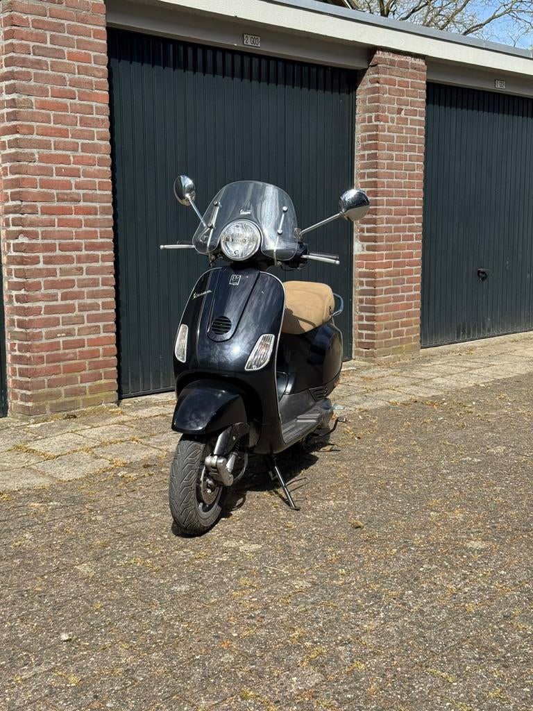 Vespa 2008 – Perfect rijdend & compleet uitgevoerd, Fietsen en Brommers, Scooters | Vespa, Ophalen of Verzenden, Zo goed als nieuw