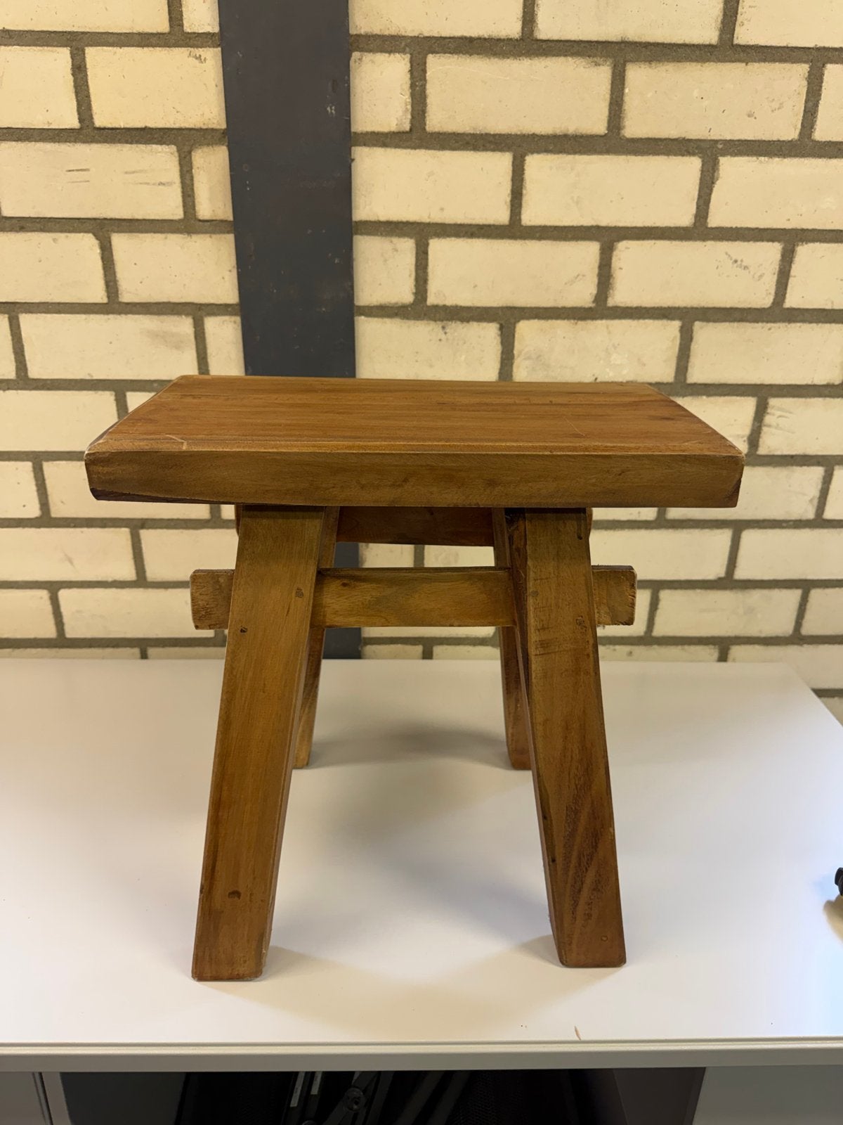 Teak houten krukje - 46x25x47cm, Huis en Inrichting, Ophalen, Zo goed als nieuw, Hout