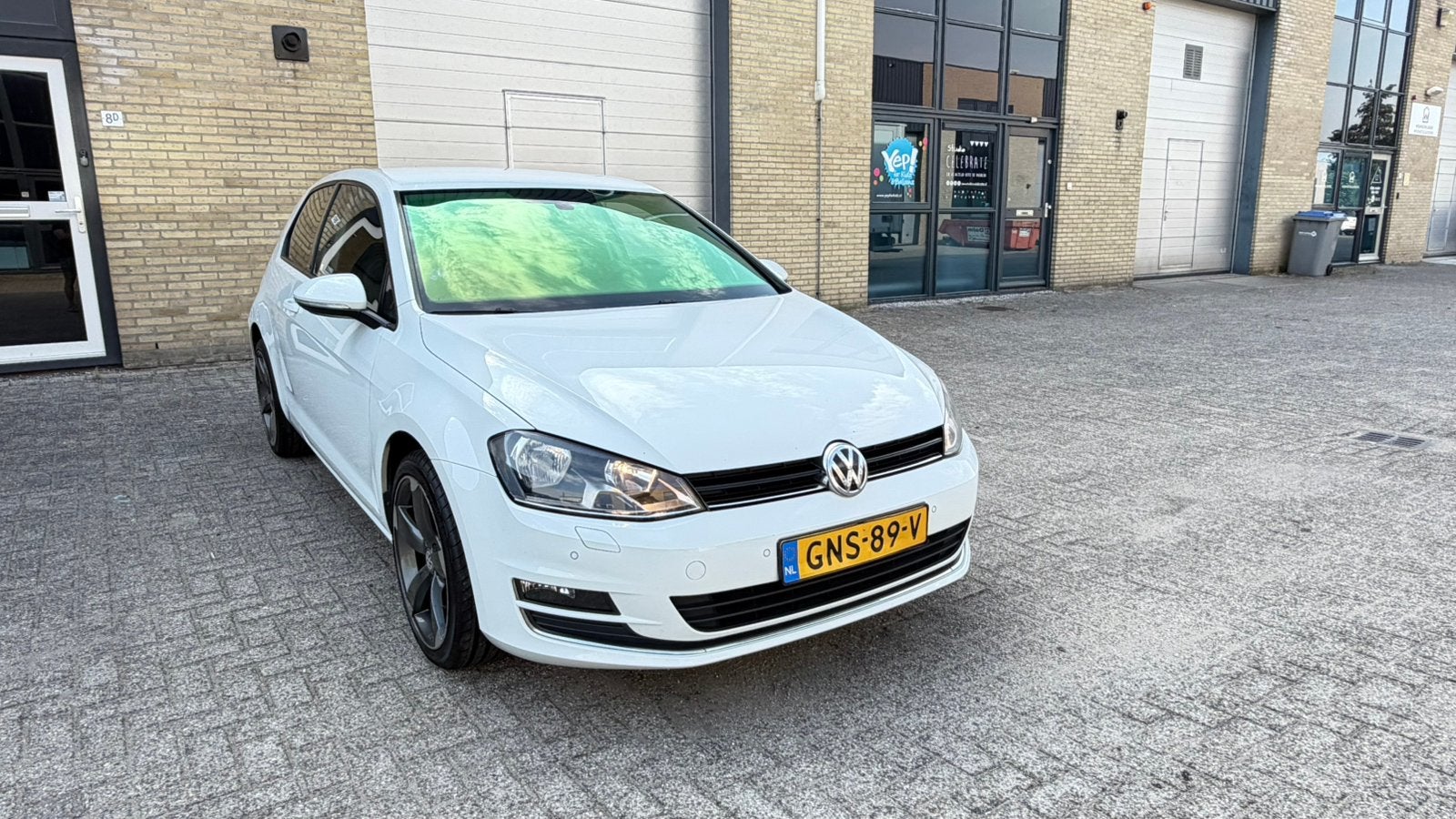 Volkswagen Golf 1.2 TSI 85pk BMT 3D 2017 Wit, Voorwielaandrijving, Parkeersensor, Stof, 4 cilinders
