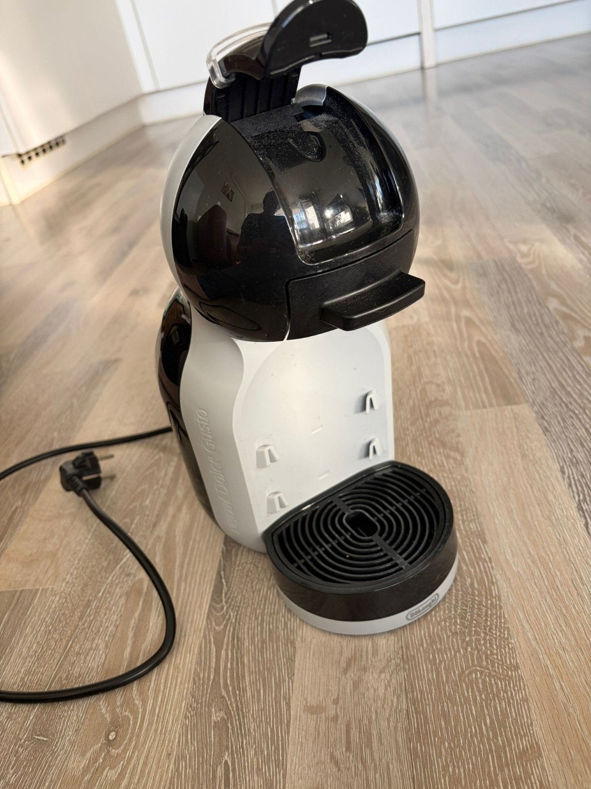 Dolce Gusto Mini Me koffiezetapparaat, Gebruikt, Koffiemachine, Ophalen of Verzenden, 1 kopje