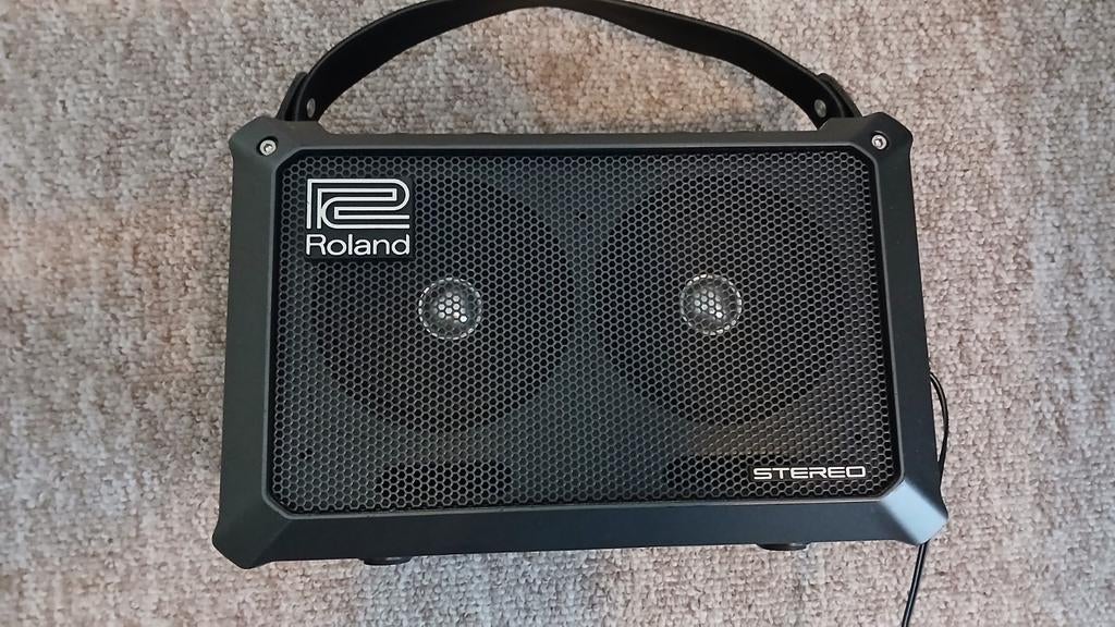Roland Mobile Cube met adapter, Ophalen of Verzenden, Zo goed als nieuw, Gitaar, Minder dan 50 watt