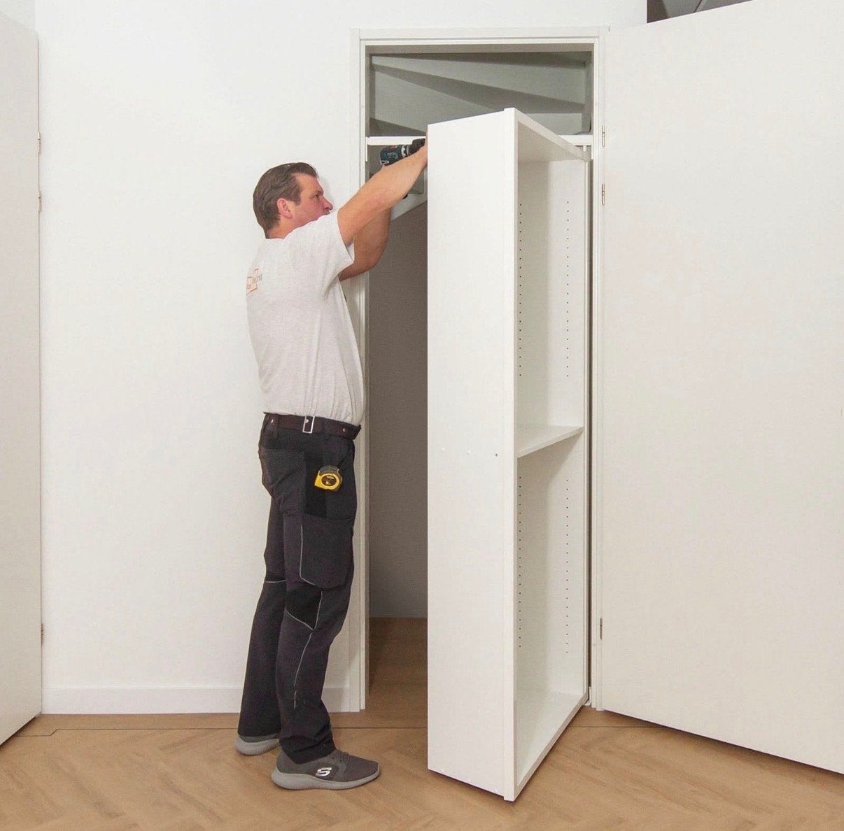 SlimmeKast Draaiende Inzetkast Wit - 193x67x26 cm, Ophalen, Met plank(en), Nieuw, 50 tot 100 cm