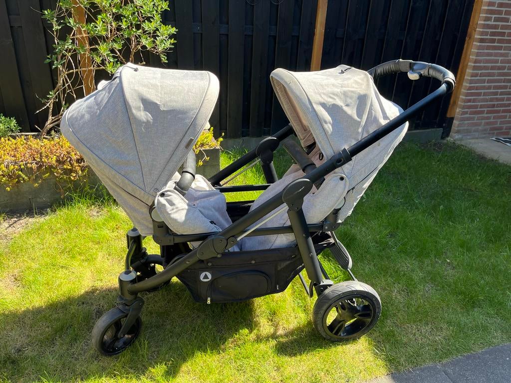 Chicco Duo Wandelwagen - Ideaal voor Tweelingen/Broertjes/Zu, Kinderen en Baby's, Kinderwagens en Combinaties, Duowagen, Zo goed als nieuw
