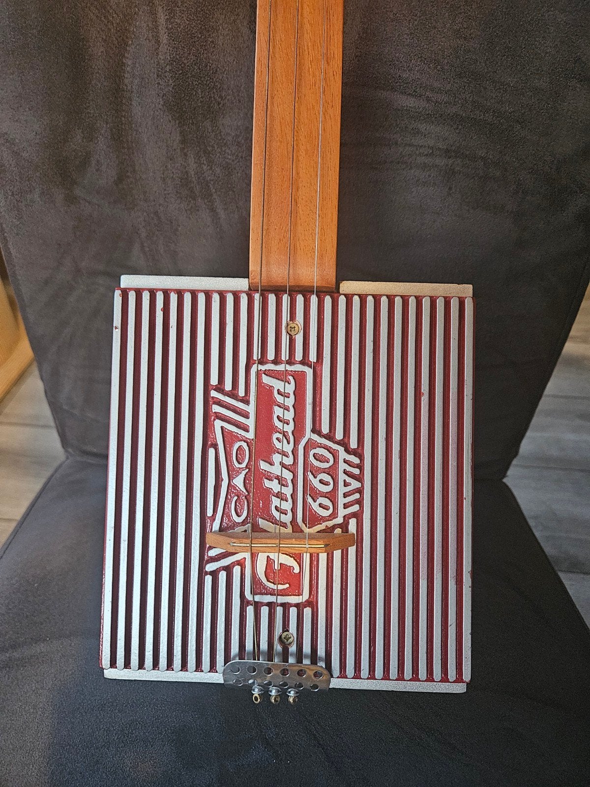 Cigarbox Guitar - Flathead (versterkt), Muziek en Instrumenten, Snaarinstrumenten | Gitaren | Elektrisch, Ophalen, Zo goed als nieuw