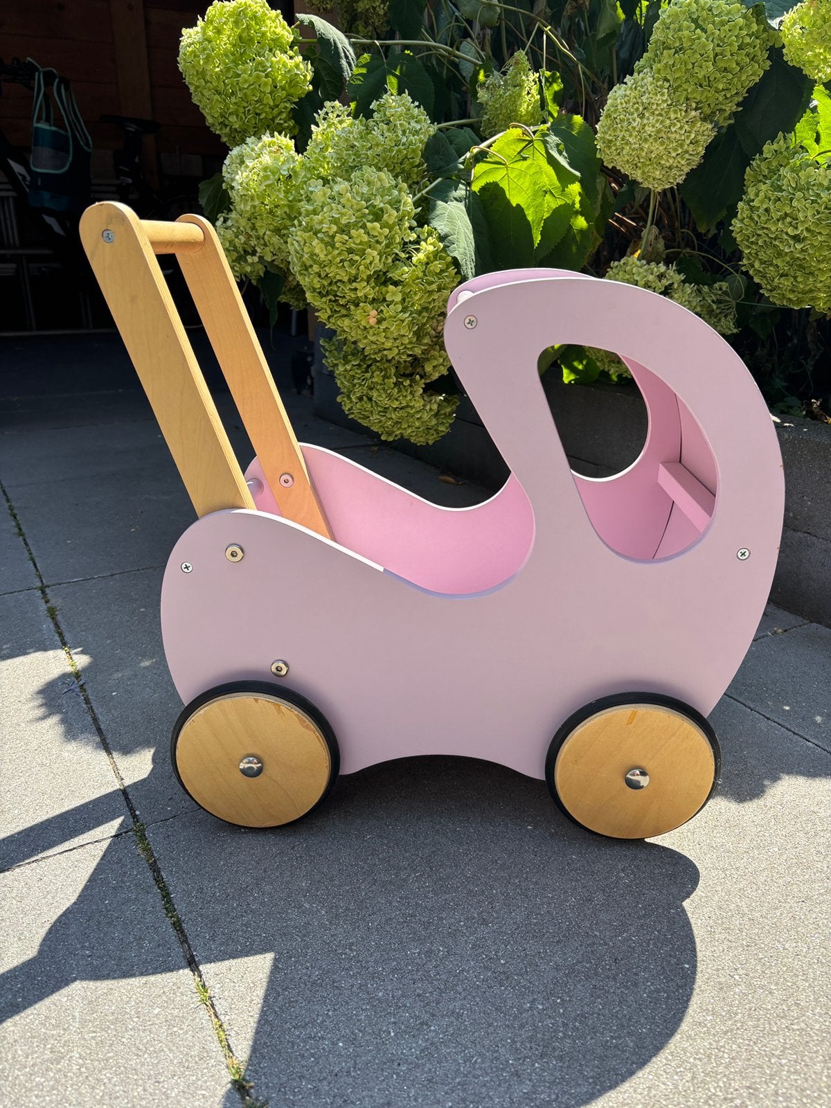 Playwood houten poppenwagen / loopwagen lila kleur, Ophalen, Zo goed als nieuw, Duw- of Trekspeelgoed