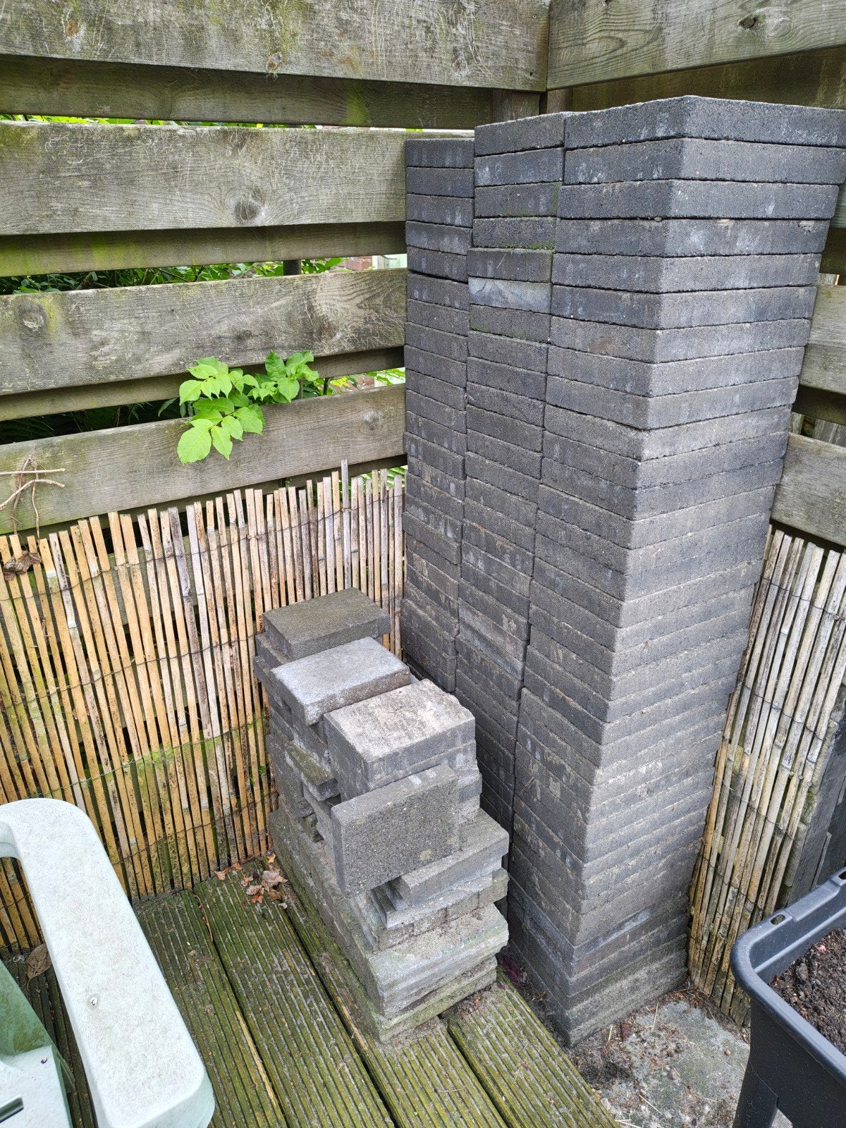 Gratis af te halen+/- 175 siertegels, Tuin en Terras, Tegels en Klinkers, Ophalen, Beton, Klinkers