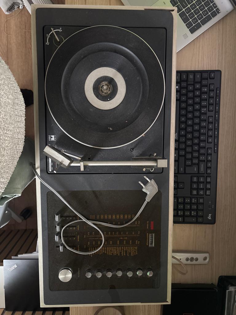 Vintage PE 2001 Platenspeler met Radio - Gebruikt, Ophalen of Verzenden, Gebruikt, Platenspeler, Overige merken