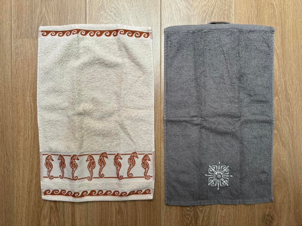 2 gastendoekjes, Ophalen of Verzenden, Gebruikt, Grijs, Gastendoekje