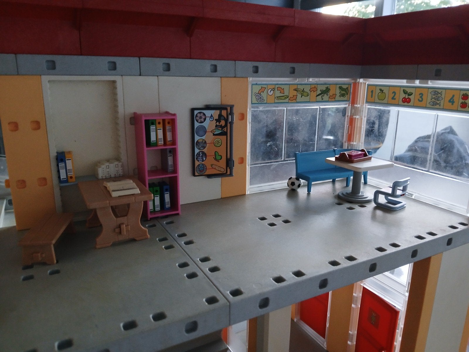 Playmobil Grote School met Inrichting en Gymzaal, Ophalen, Gebouw, Complete set, Zo goed als nieuw