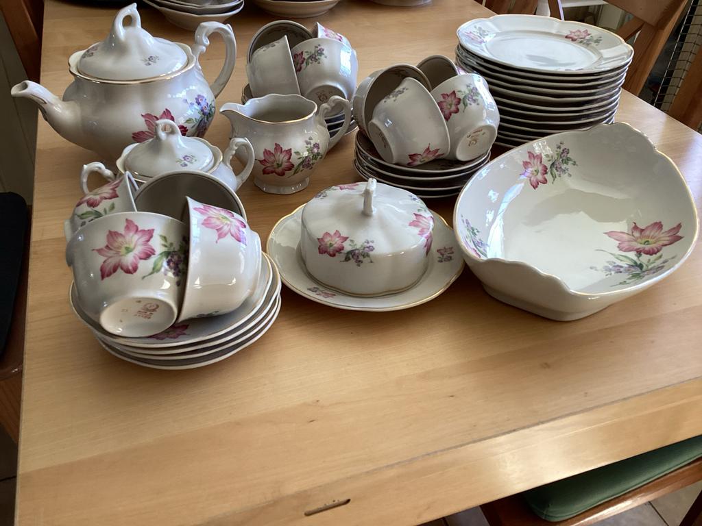 Compleet 12-persoons Chodziez thee- en ontbijtservies, Antiek en Kunst, Antiek | Servies compleet, Ophalen