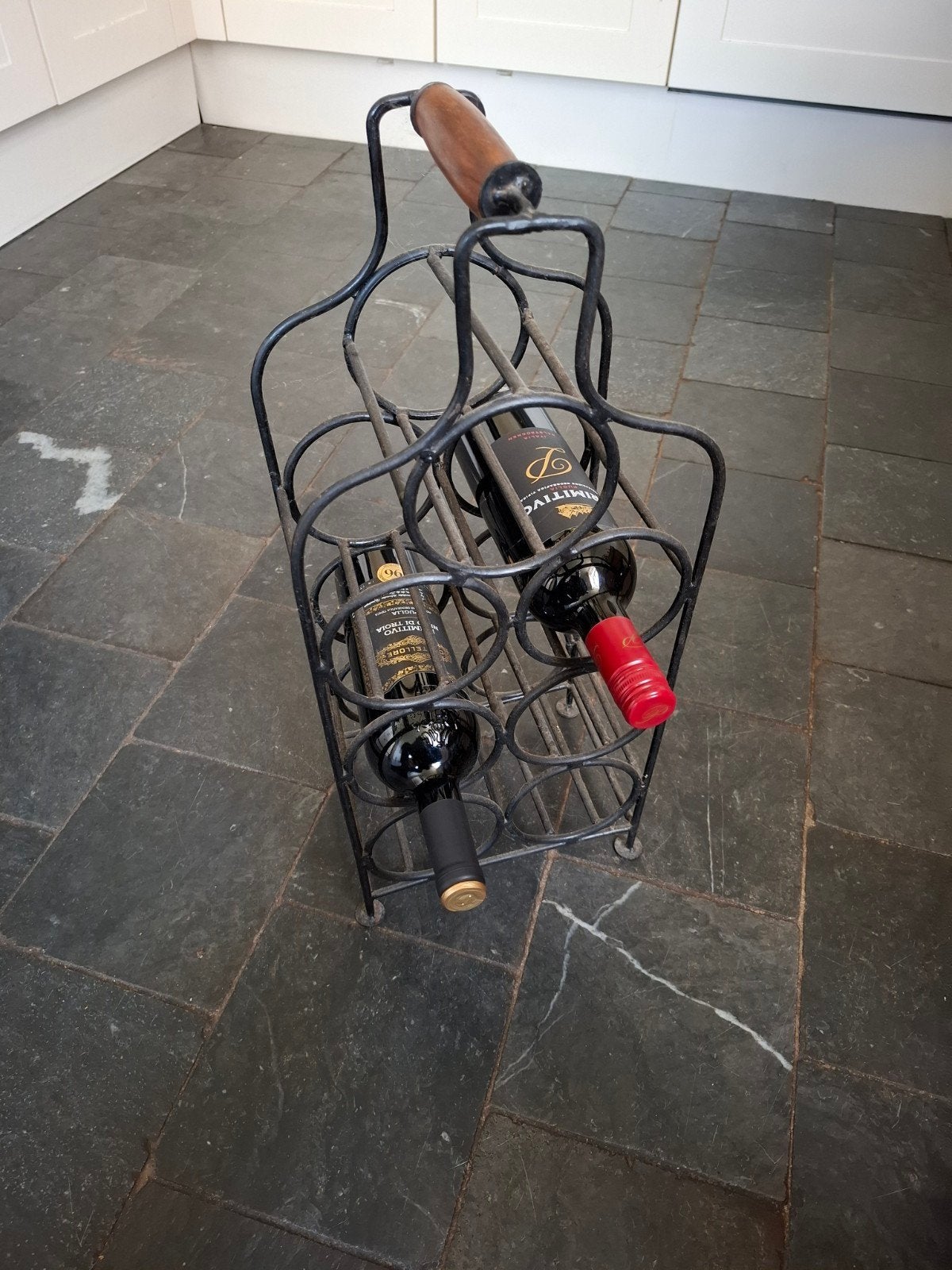 Wijnrekje voor 7 flessen - Metaal met houten handvat, Antiek en Kunst, Ophalen of Verzenden