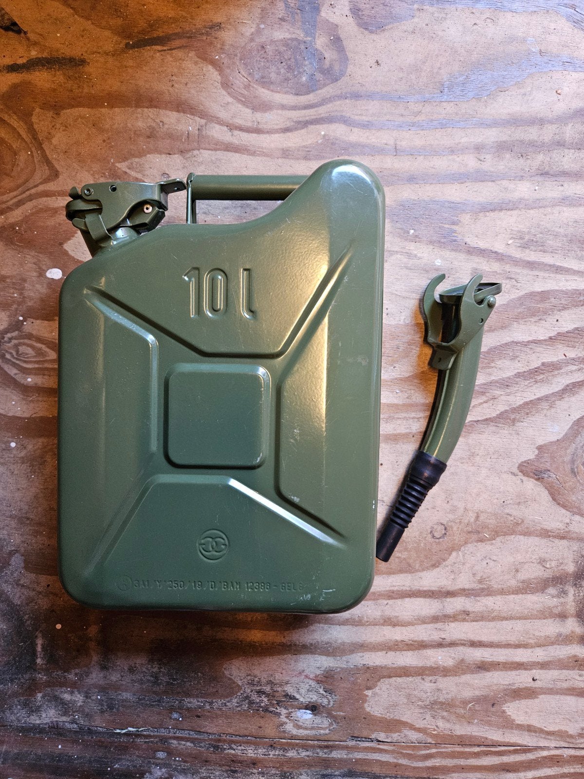 metalen jerrycan met tuit 10 liter, Ophalen, Nieuw