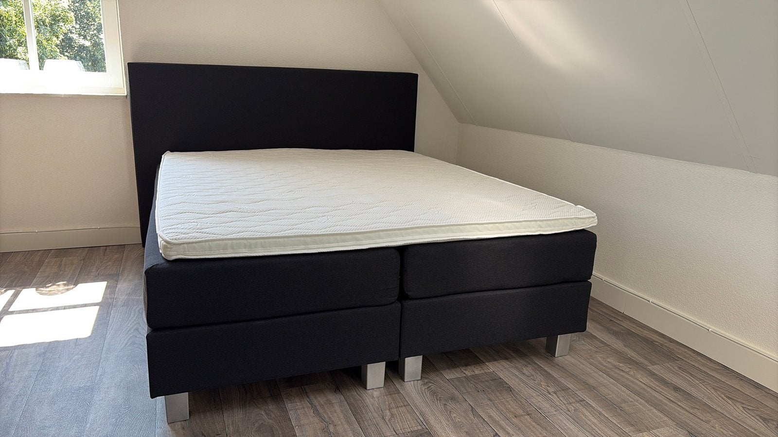 Boxspring. Twwe persoons. 160-200., Huis en Inrichting, Slaapkamer | Bedden, Ophalen, Tweepersoons, Zo goed als nieuw, Stof