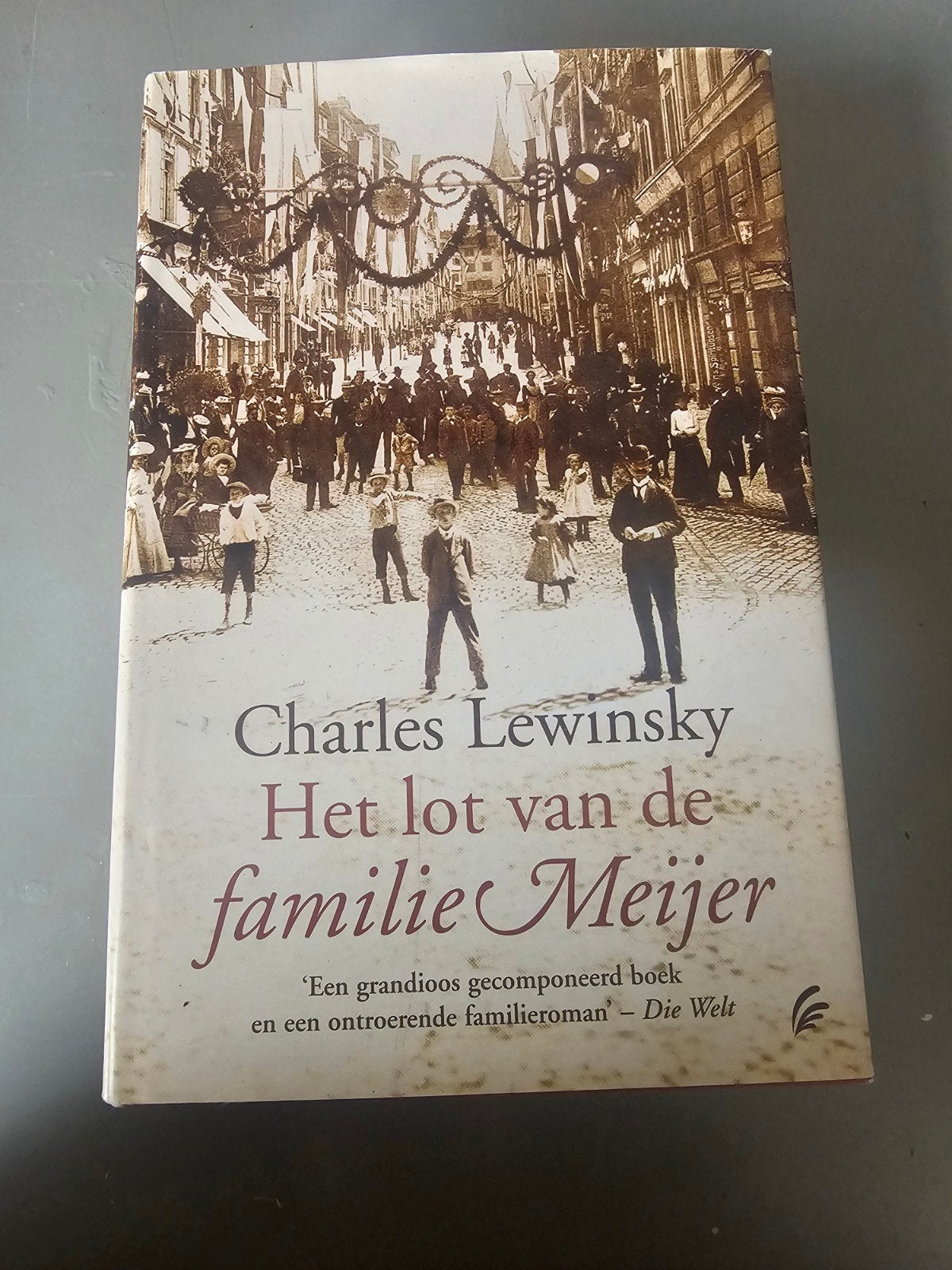 Charles Lewinsky - Het lot van de familie Meijer, Ophalen of Verzenden, Zo goed als nieuw, Charles Lewinsky